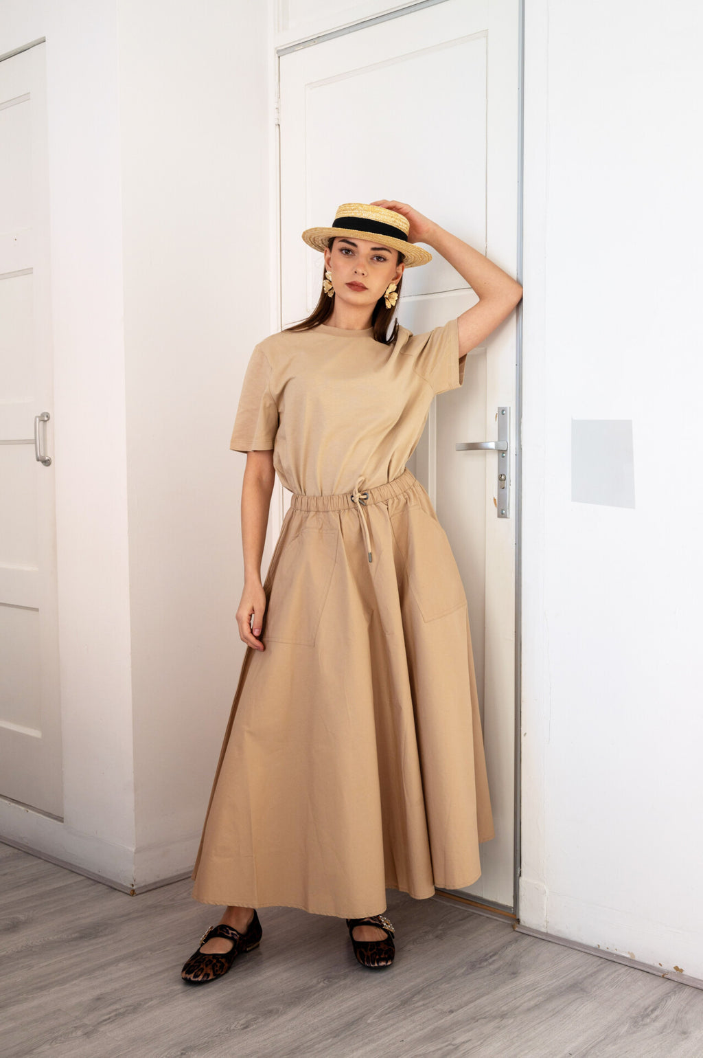 The PERFECT Dijon Skirt Beige